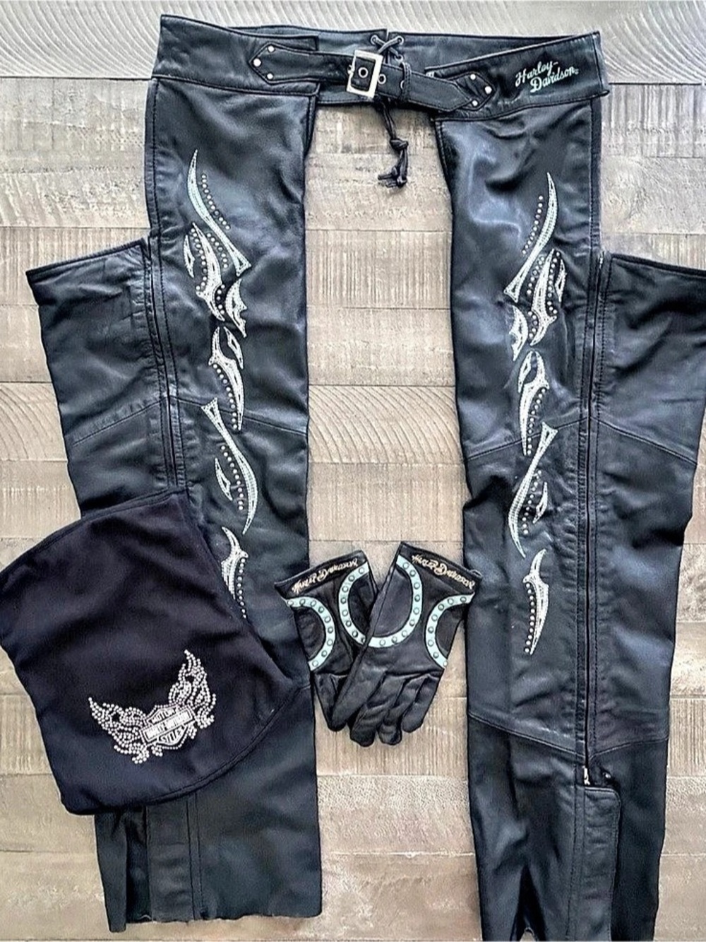 Harley-Davidson Women’s Leather Motorcycle Chaps XL with Matching Leather Gloves